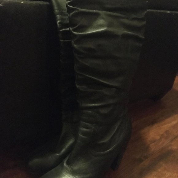 Leather heeled boots - Picture 4 of 4